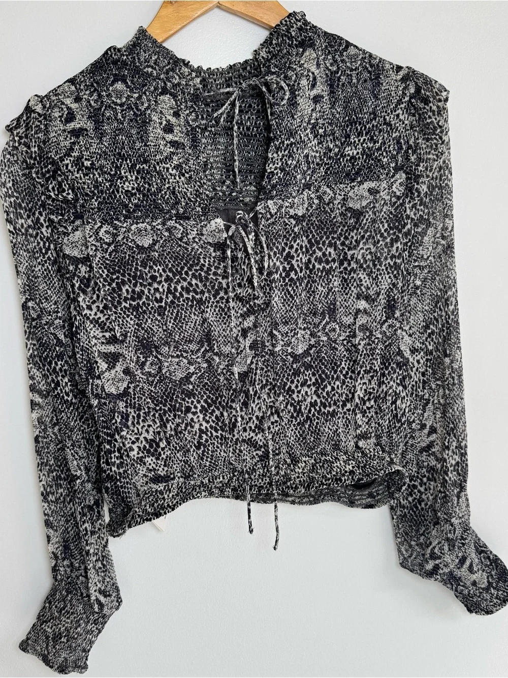 Free‎ People Roma Smocked Tie Back Puff Sleeve Top Snakeskin Black Grey Small